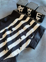 In Stock Mono Drippy Stripe bummies/baby shorts A8E 18-24m