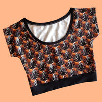 In Stock A8E Halloween Friends cropped tee - S -- 1771581191